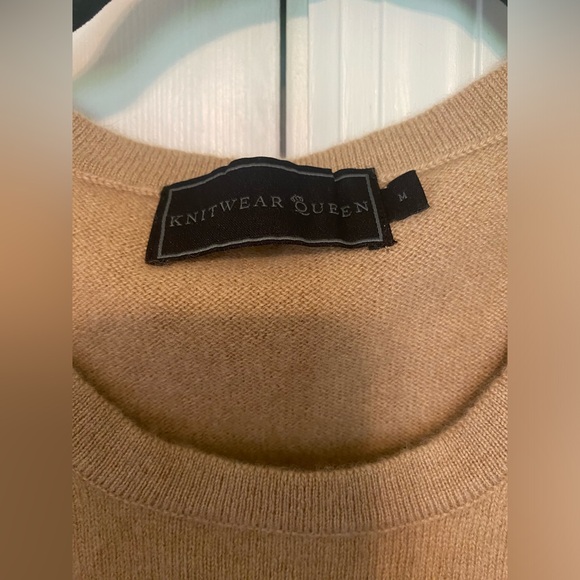 Knitwear Queen cashmere tank - Picture 9 of 13